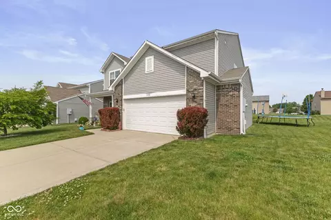 3372 Clary Blvd S Dr, Greenwood, IN 46143