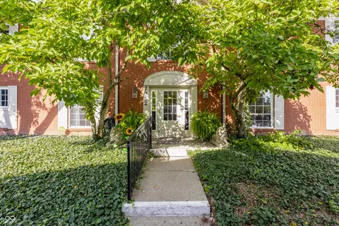 7352 Lions Head Dr #3B, Indianapolis, IN 46260