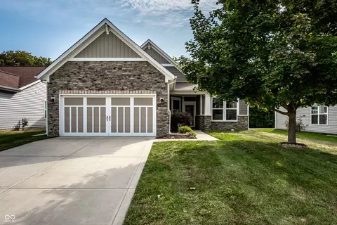 8669 N Deer Crossing Blvd, Mccordsville, IN 46055