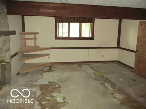 Living - 1360 E Hadley Rd, Plainfield, IN 46168 photo 3 of 4