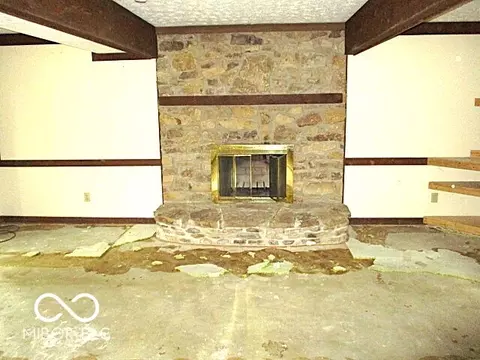 Living - 1360 E Hadley Rd, Plainfield, IN 46168 photo 4 of 4