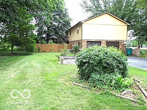 Exterior - 1360 E Hadley Rd, Plainfield, IN 46168 photo 2 of 2
