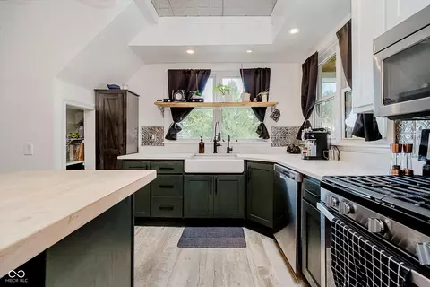 Kitchen - 6560 Lapel Rd, Pendleton, IN 46064 photo 4 of 5