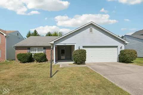 514 E Pine Ridge Dr, Westfield, IN 46074