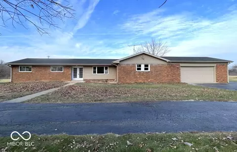 822 N Walnut Hls, Crawfordsville, IN 47933