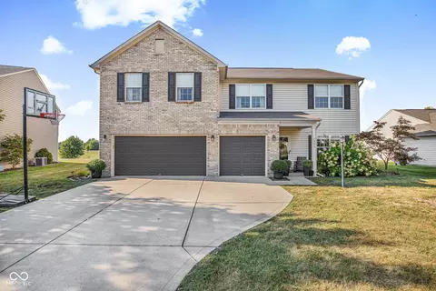 5894 W Falling Waters Dr, Mccordsville, IN 46055