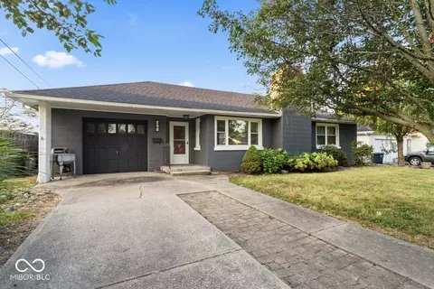 823 N A St, Elwood, IN 46036
