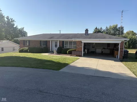 1031 W 11th St, Rushville, IN 46173