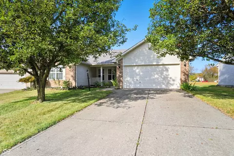 12176 Emerald Isle Ct, Fishers, IN 46037