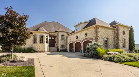 16332 Valhalla Dr, Noblesville, IN 46060