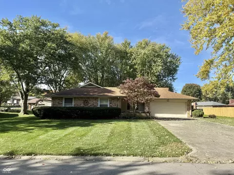344 Hillendale Dr, Greenwood, IN 46142