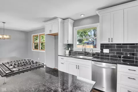 Kitchen - 3271 Beech Dr, Columbus, IN 47203 photo 5 of 7