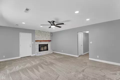 Living - 3271 Beech Dr, Columbus, IN 47203 photo 3 of 6