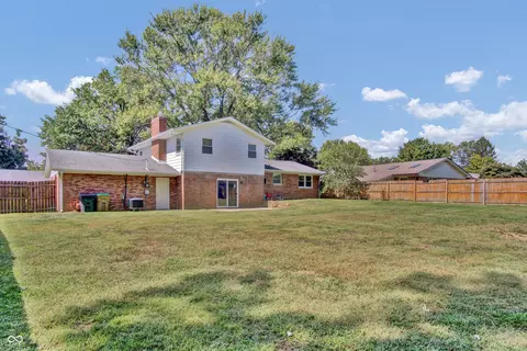 Exterior - 3271 Beech Dr, Columbus, IN 47203 photo 3 of 6