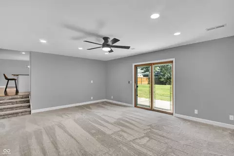 Living - 3271 Beech Dr, Columbus, IN 47203 photo 5 of 6