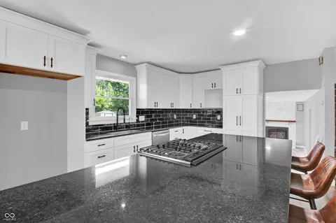 Kitchen - 3271 Beech Dr, Columbus, IN 47203 photo 1 of 7