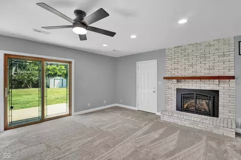 Living - 3271 Beech Dr, Columbus, IN 47203 photo 6 of 6