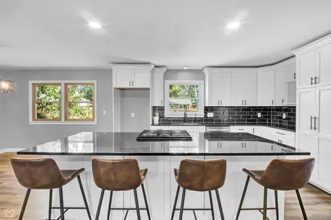 Kitchen - 3271 Beech Dr, Columbus, IN 47203 photo 6 of 7