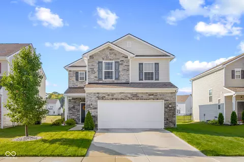 2437 Creekland Dr, Columbus, IN 47201