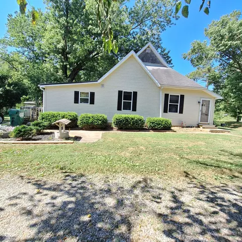 152 South St, Cloverdale, IN 46120