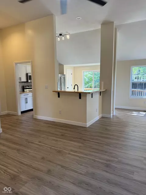 7446 Deville Ct, Indianapolis, IN 46256 photo 5