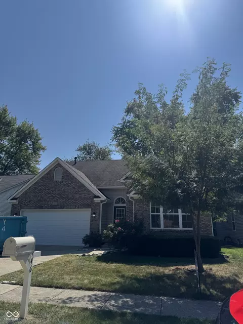 7446 Deville Ct, Indianapolis, IN 46256 photo 6