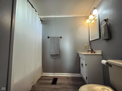 Bath - 205 Walnut St, Hope, IN 47246 photo 1 of 2
