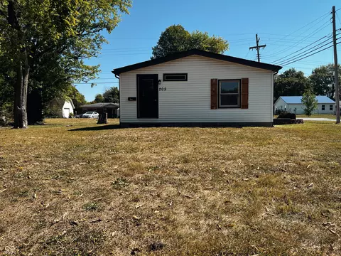 Exterior - 205 Walnut St, Hope, IN 47246 photo 3 of 6