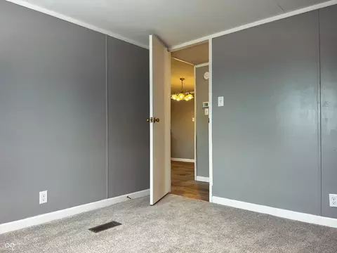 Bedroom - 205 Walnut St, Hope, IN 47246 photo 3 of 6
