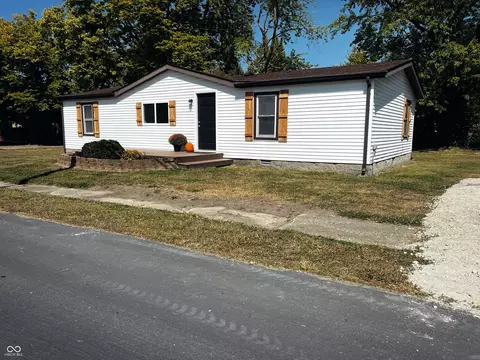 Exterior - 205 Walnut St, Hope, IN 47246 photo 1 of 6