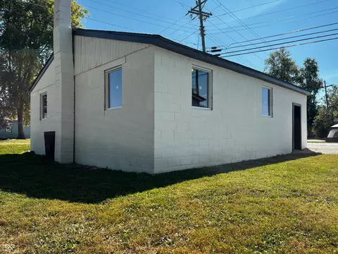 Exterior - 205 Walnut St, Hope, IN 47246 photo 6 of 6