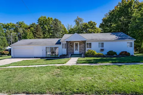 214 Powers St, Angola, IN 46703