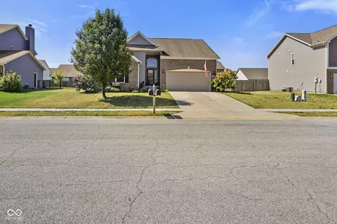814 Declaration Dr, Pittsboro, IN 46167