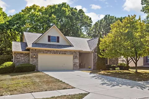 10019 Niagara Dr, Fishers, IN 46037