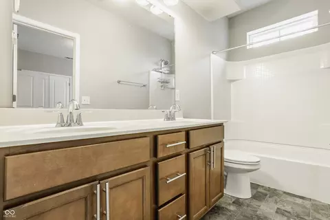 Bath - 13276 E Lieder Way, Fishers, IN 46037 photo 3 of 4
