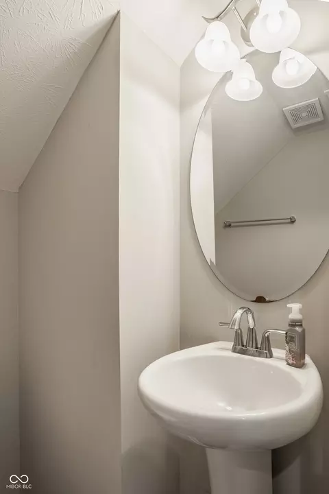 Bath - 13276 E Lieder Way, Fishers, IN 46037 photo 1 of 4