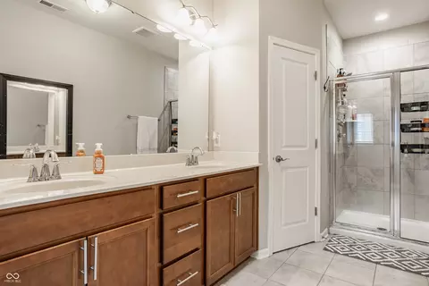 Bath - 13276 E Lieder Way, Fishers, IN 46037 photo 2 of 4