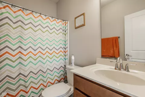 Bath - 13276 E Lieder Way, Fishers, IN 46037 photo 4 of 4