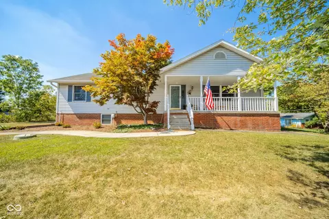 900 Jeanette Ln, New Castle, IN 47362