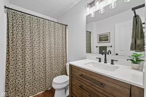 Bath - 14737 Setters Rd, Carmel, IN 46033 photo 3 of 3