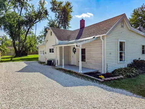 212 Emil St, Farmersburg, IN 47850