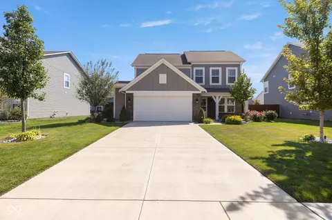 5493 W Woodhaven Dr, Mccordsville, IN 46055