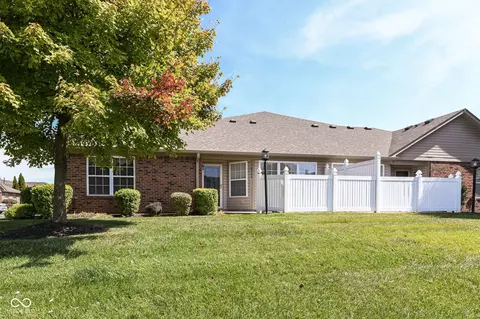 6149 Rolling Meadow Dr, Indianapolis, IN 46237