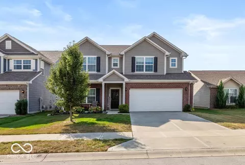 2490 Bridlewood Dr, Franklin, IN 46131