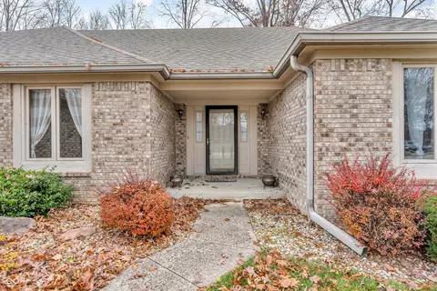7574 Williamsburg Dr, Plainfield, IN 46168 photo 4