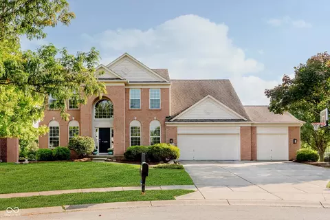 11589 Suncatcher Dr, Fishers, IN 46037