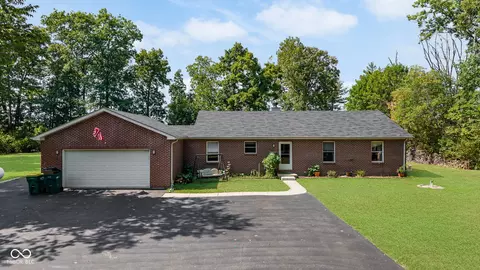 8254 Northern Dr, Avon, IN 46123