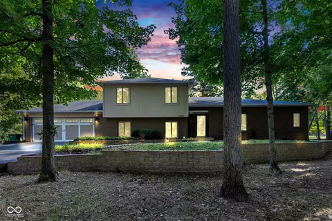 6548 Lake Forest Dr, Avon, IN 46123