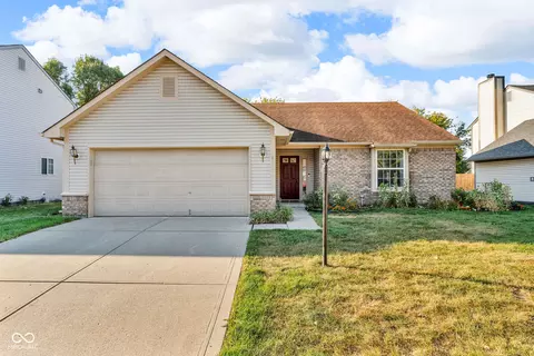 611 E Pine Ridge Dr, Westfield, IN 46074