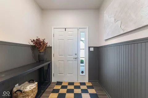Entry Way - 8264 Hulton Rd, Pendleton, IN 46064 photo 4 of 5